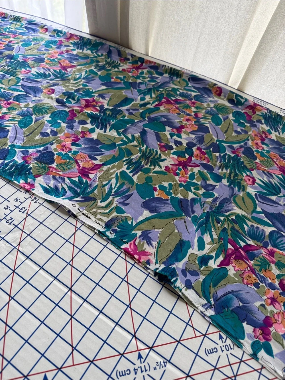Vintage 1990 Hi-Fashion Fabrics Tropical Floral Slinky Jacquard 2 1/4 Yds